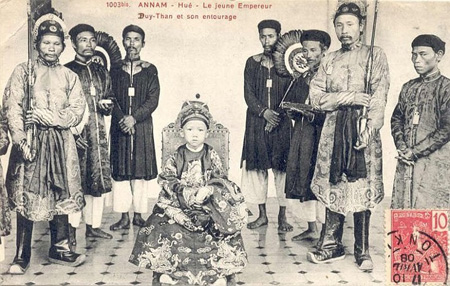 Các vị vua trẻ con trong sử Việt sướng hay khổ?